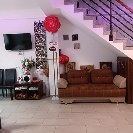 Casa Cu Semineu Moieciu Villa โมเอเชอ เด จอส ภายนอก รูปภาพ