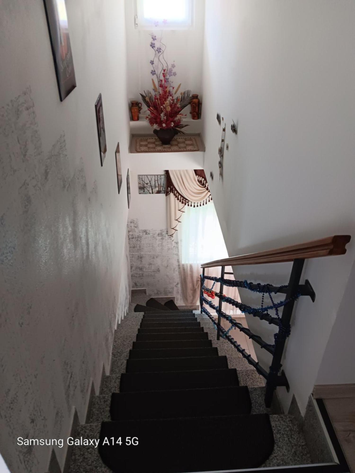 Casa Cu Semineu Moieciu Villa โมเอเชอ เด จอส ภายนอก รูปภาพ
