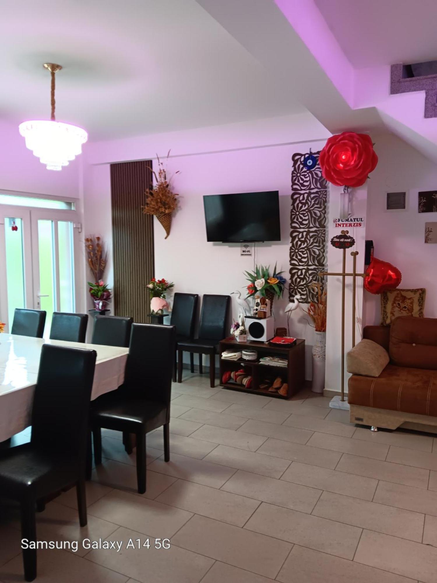 Casa Cu Semineu Moieciu Villa โมเอเชอ เด จอส ภายนอก รูปภาพ