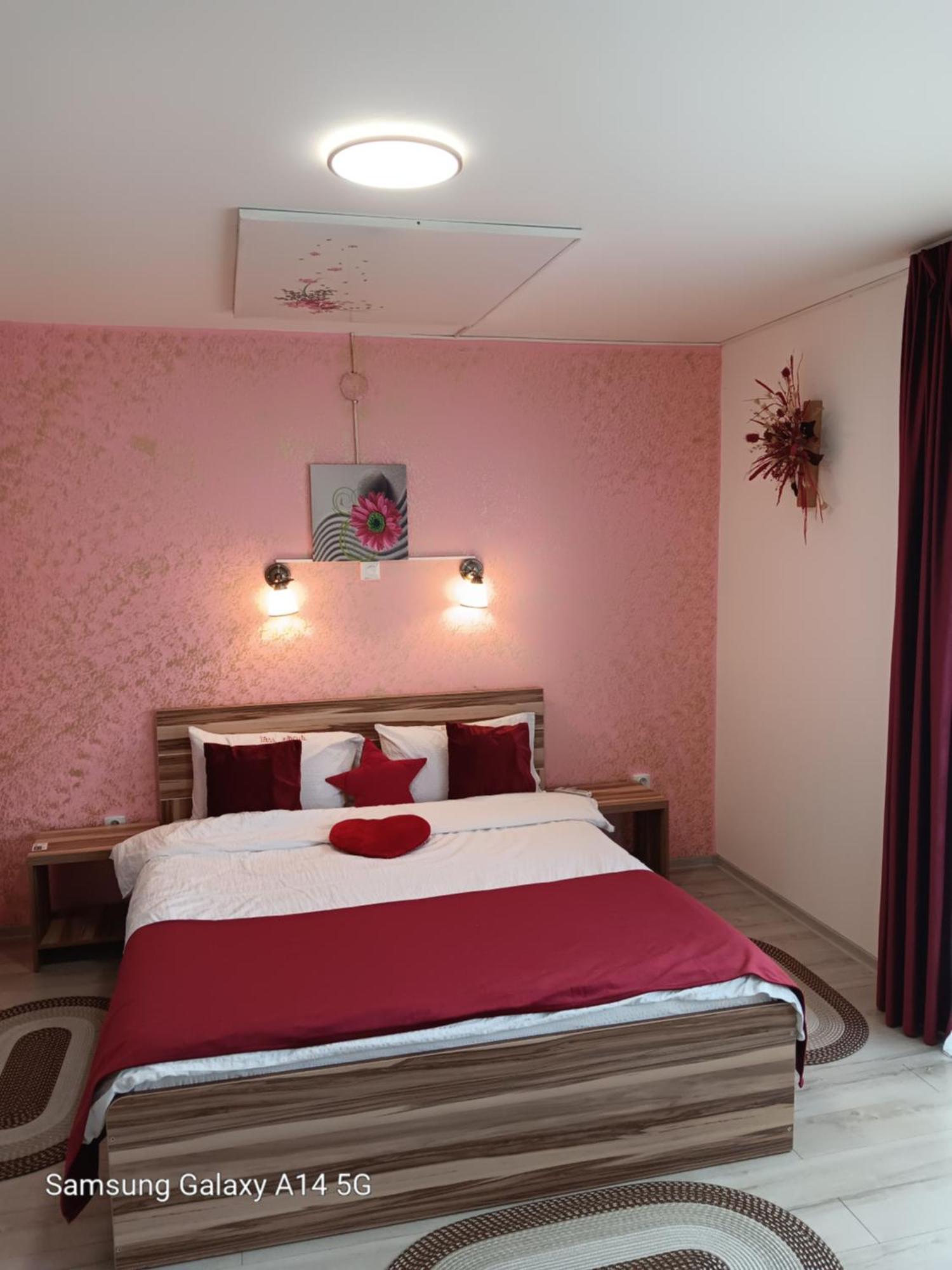 Casa Cu Semineu Moieciu Villa โมเอเชอ เด จอส ภายนอก รูปภาพ