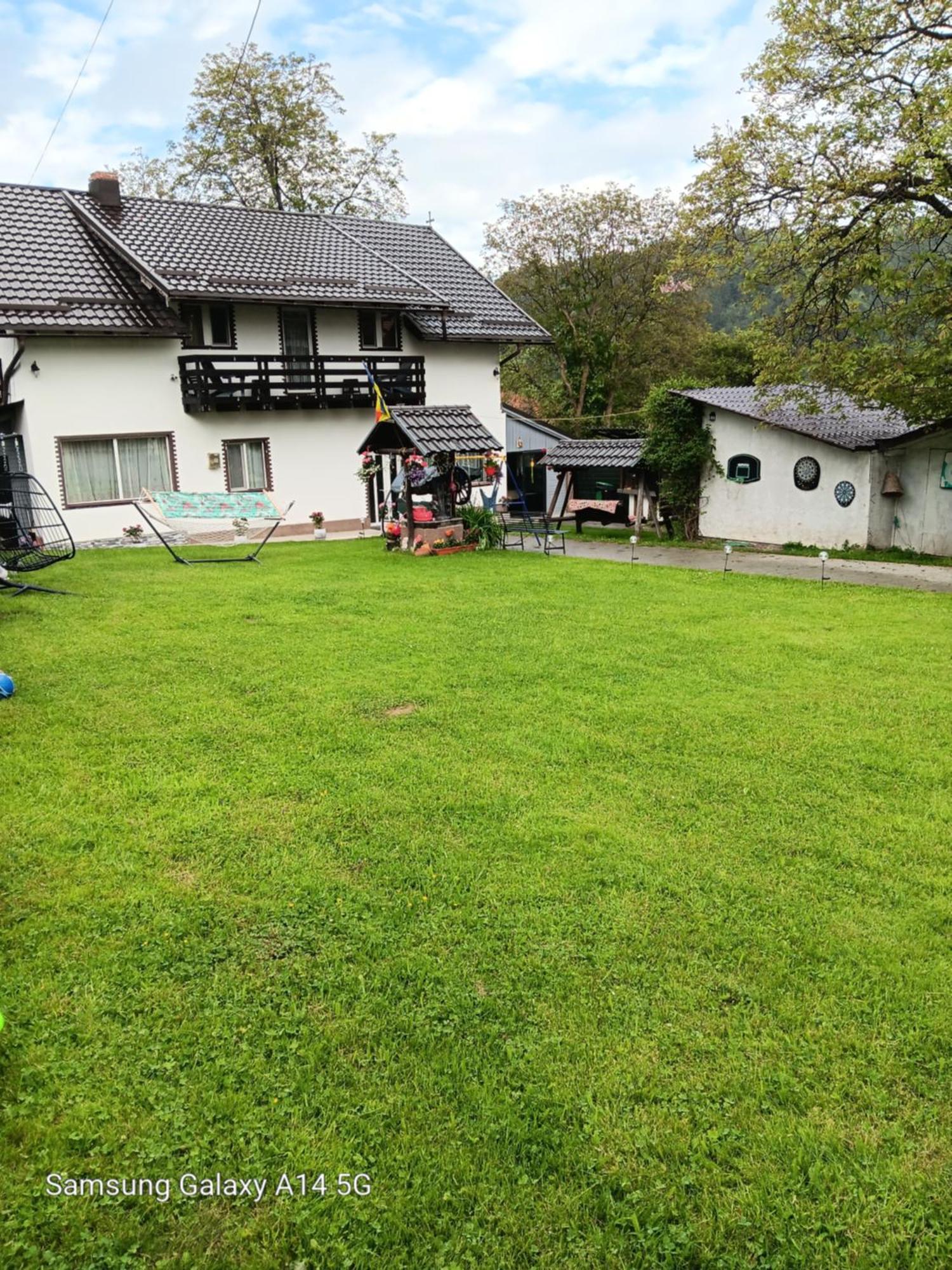 Casa Cu Semineu Moieciu Villa โมเอเชอ เด จอส ภายนอก รูปภาพ